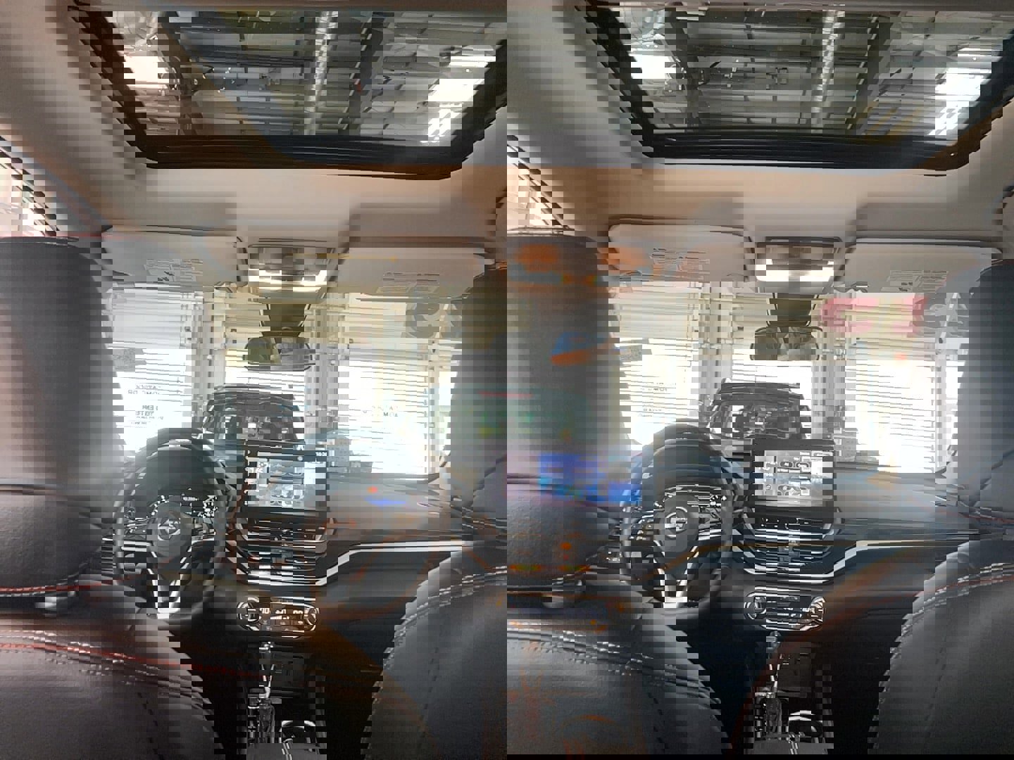 Used 2025 Nissan Altima 2.5 SR w/ SR Premium Package image 5