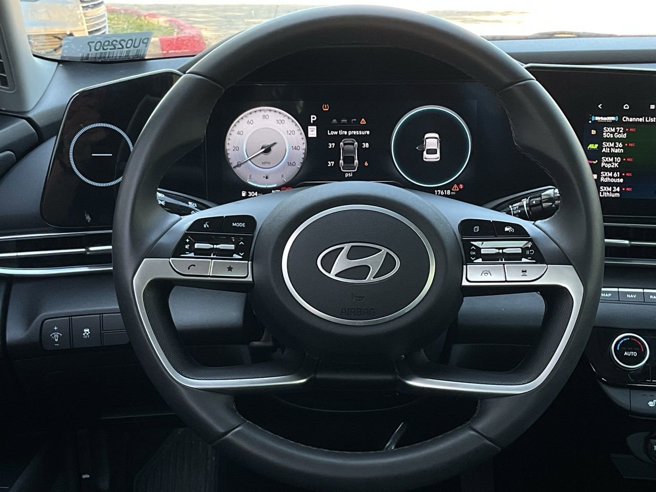 Used 2025 Hyundai Elantra SEL image 22