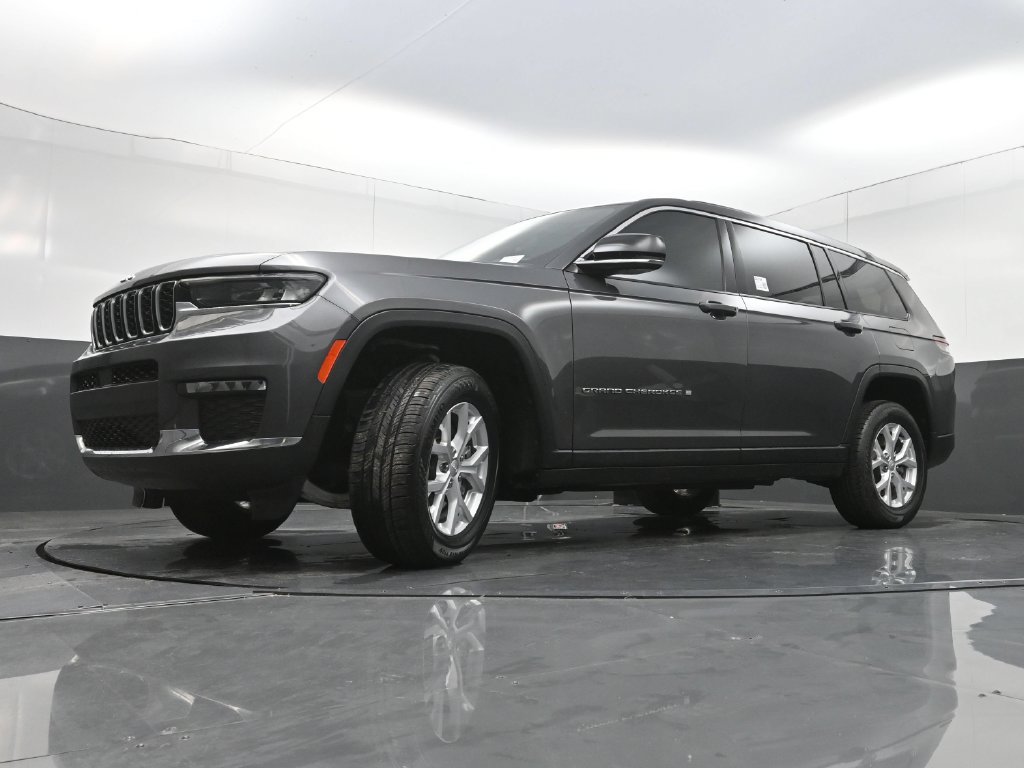 Used 2023 Jeep Grand Cherokee L Limited RWD image 30