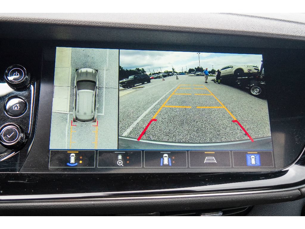 Used 2023 Buick Envision Avenir AWD/4WD image 29