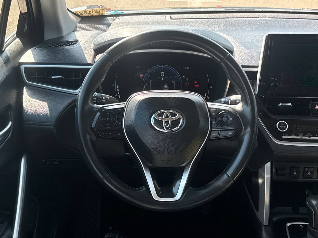 Used 2025 Toyota Corolla Cross XLE FWD image 13