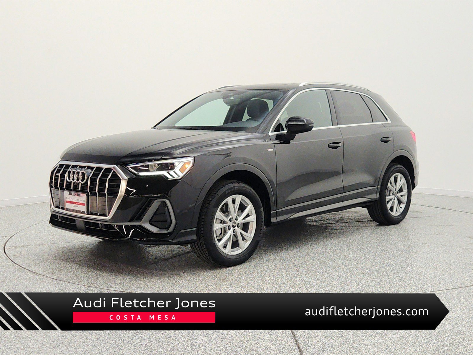 Used 2024 Audi Q3 2.0T Premium Plus w/ Premium Plus Package AWD/4WD image 1