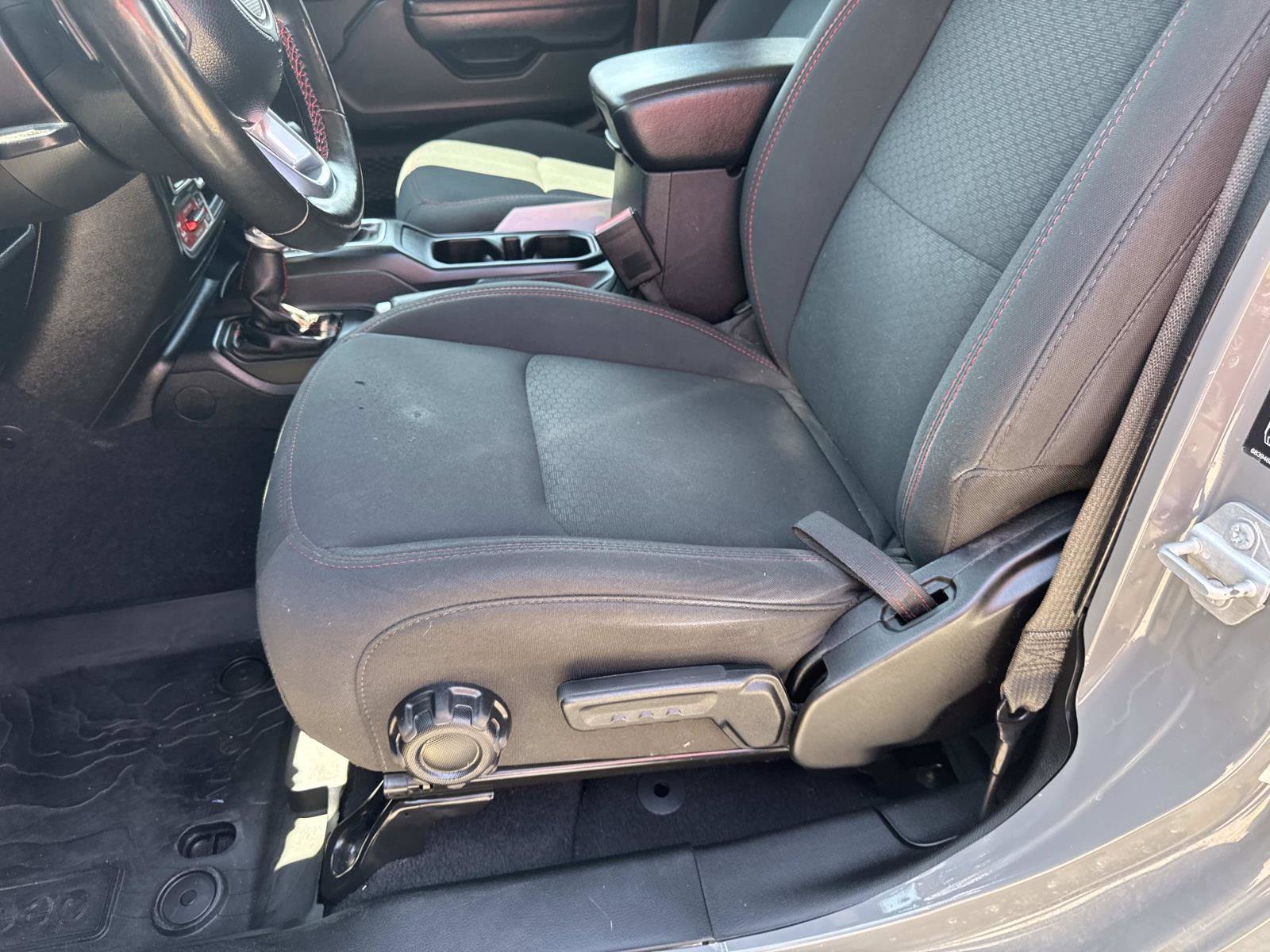 Certified 2021 Jeep Wrangler Unlimited Rubicon w/ Cold Weather Group image 16