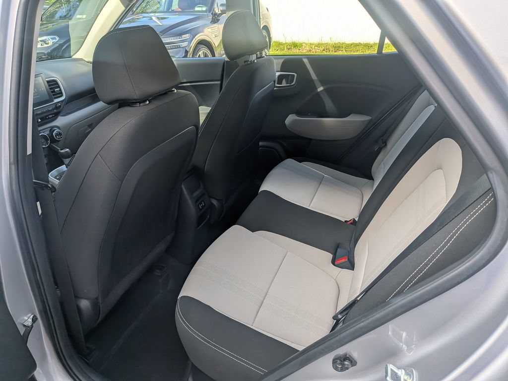 Certified 2024 Hyundai Venue SEL FWD image 29
