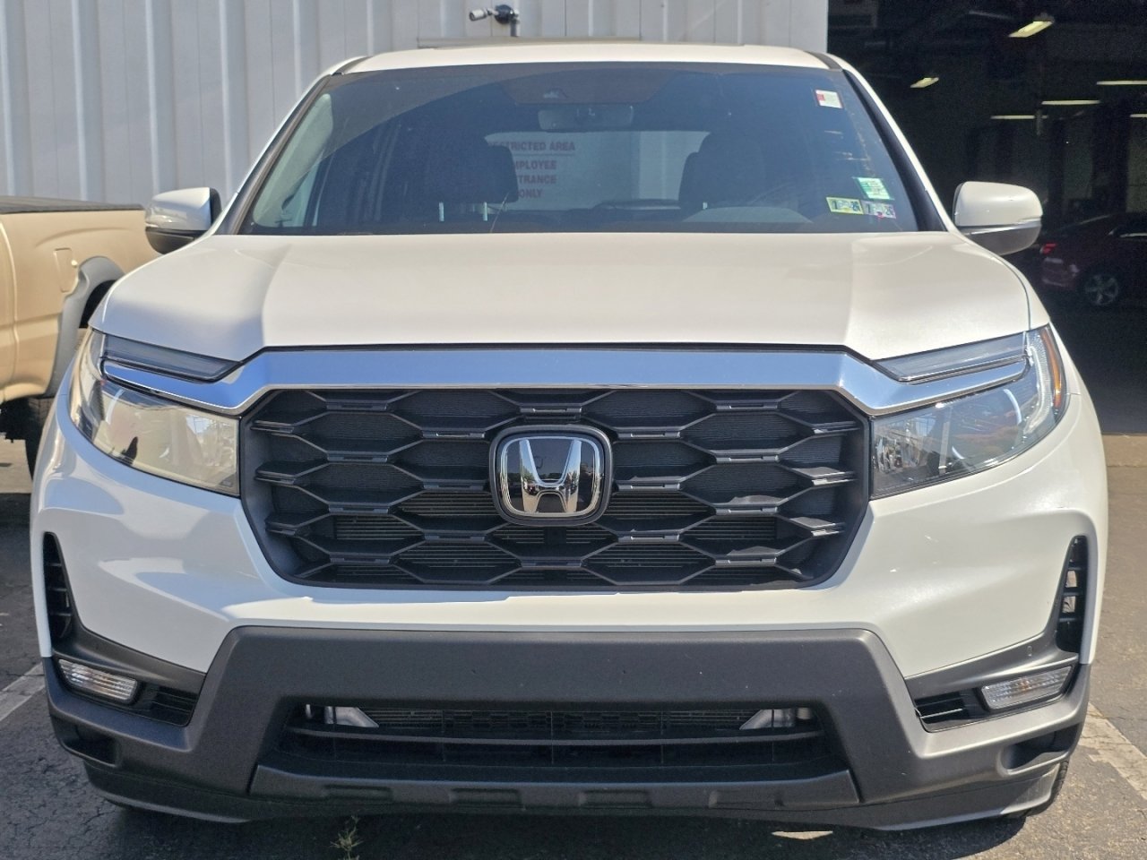 Used 2023 Honda Passport EX-L image 2