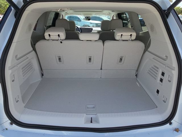 New 2026 Buick Enclave Avenir w/ Super Cruise Package FWD image 15