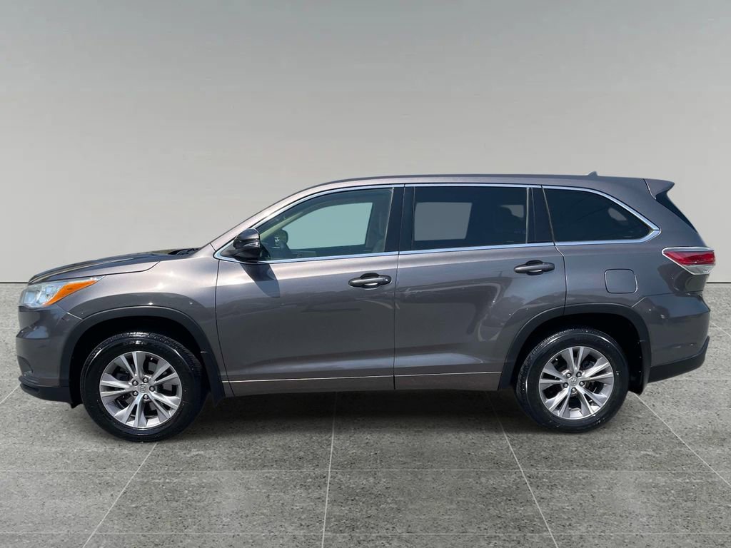 Used 2014 Toyota Highlander Plus AWD/4WD image 2