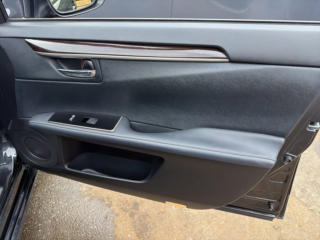 Used 2018 Lexus ES 350 w/ Luxury Package w/Wood Trim image 25