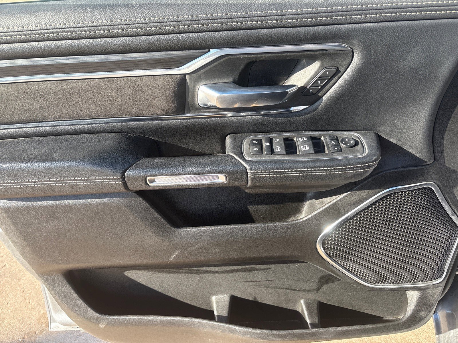 Used 2024 RAM 1500 Laramie image 13