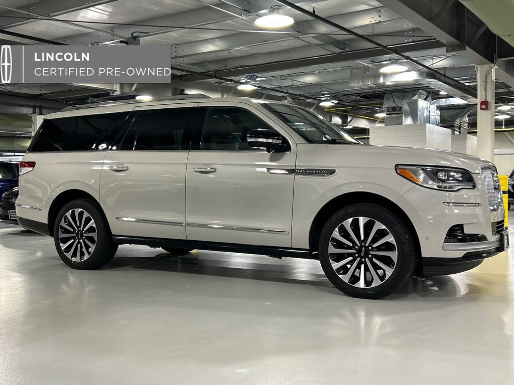 Used 2022 Lincoln Navigator L Reserve AWD/4WD image 1