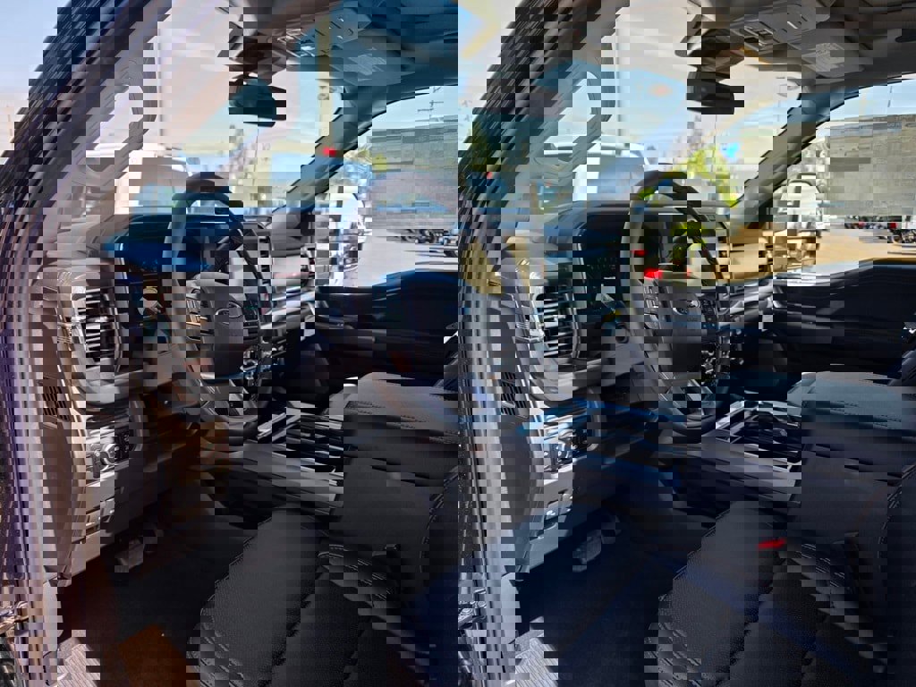 New 2025 Ford F350 Lariat w/ Lariat Ultimate Package image 10