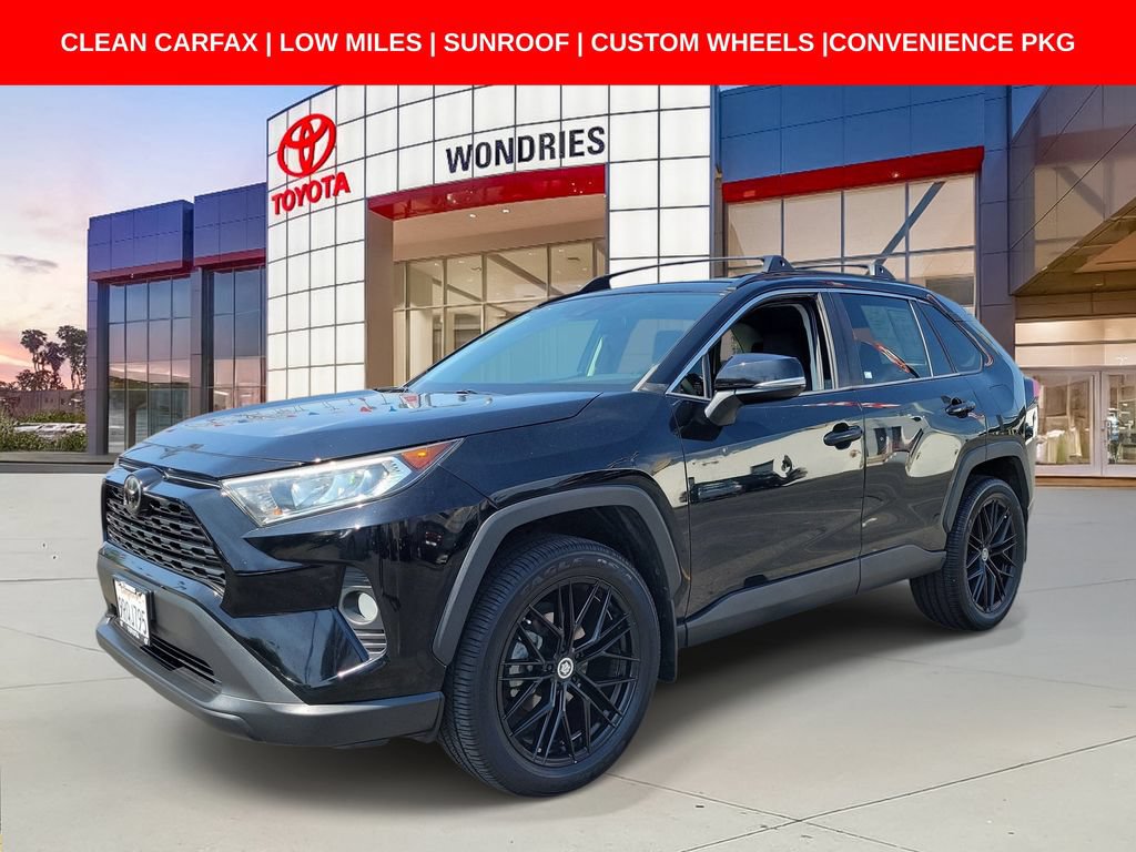 Used 2019 Toyota RAV4 XLE w/ Convenience Package FWD image 2