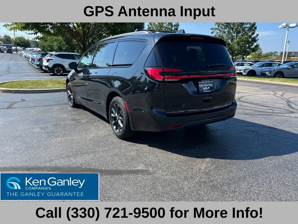 Used 2021 Chrysler Pacifica Touring-L w/ S Appearance Package FWD image 13