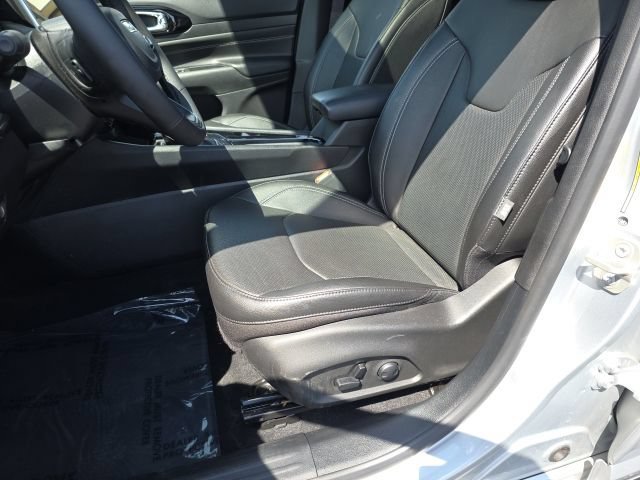 Used 2024 Jeep Compass Limited w/ Driver Assist Group I AWD/4WD image 16