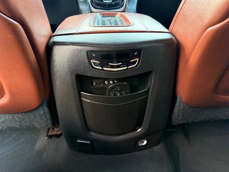 Used 2015 Cadillac Escalade ESV Luxury image 25