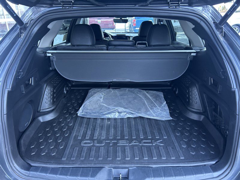 Used 2023 Subaru Outback Limited image 13