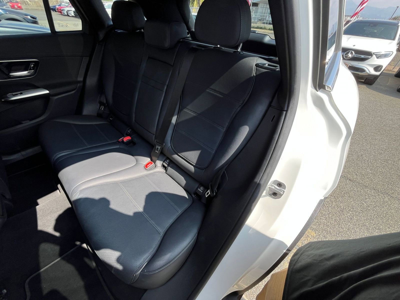 Used 2024 Mercedes-Benz GLC 300 GLC 300 image 39