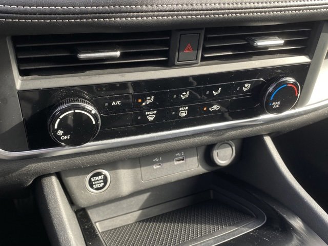 Used 2023 Nissan Rogue S image 18