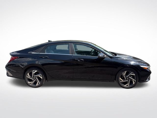 Used 2024 Hyundai Elantra Limited FWD image 6