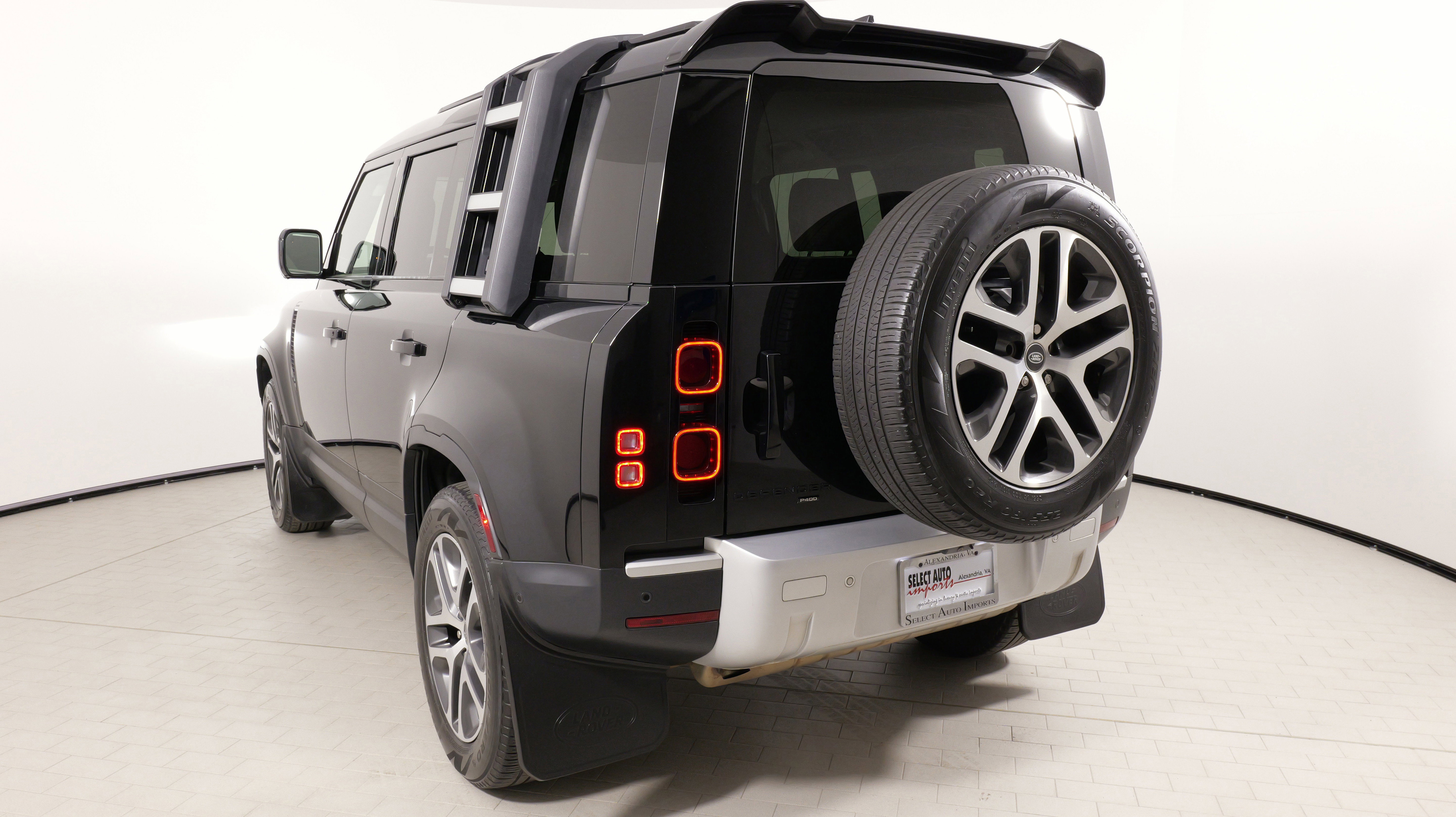 Used 2022 Land Rover Defender 110 SE image 15