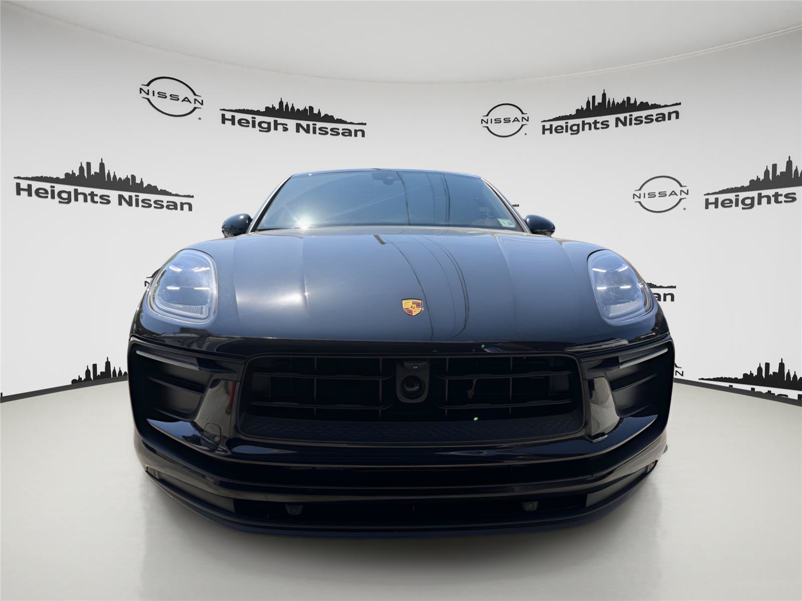 Used 2023 Porsche Macan Turbo AWD/4WD image 8