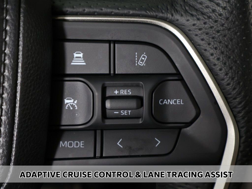 Used 2025 Toyota Tundra Limited AWD/4WD image 4