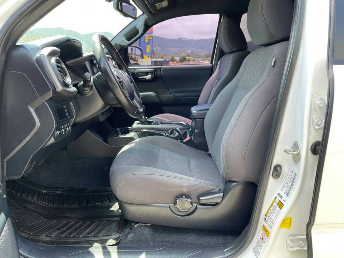 Used 2017 Toyota Tacoma TRD Off-Road w/ Tow Package (A/T) AWD/4WD image 15