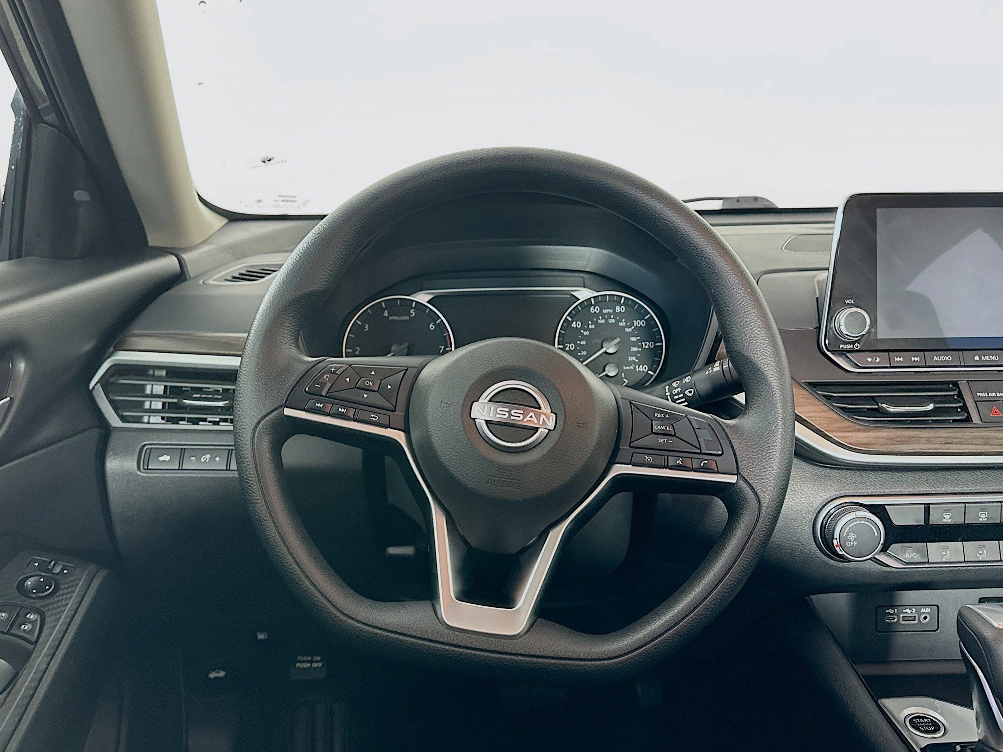 Used 2024 Nissan Altima 2.5 SV image 17