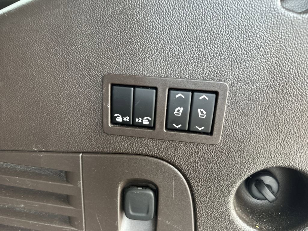 Used 2019 GMC Yukon Denali w/ Denali Ultimate Package AWD/4WD image 33