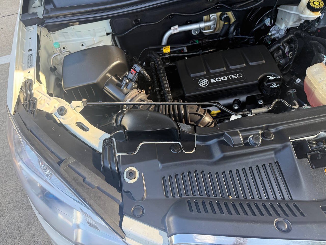 Used 2015 Buick Encore FWD image 33