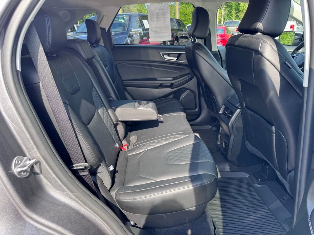 Used 2024 Ford Edge Titanium image 28