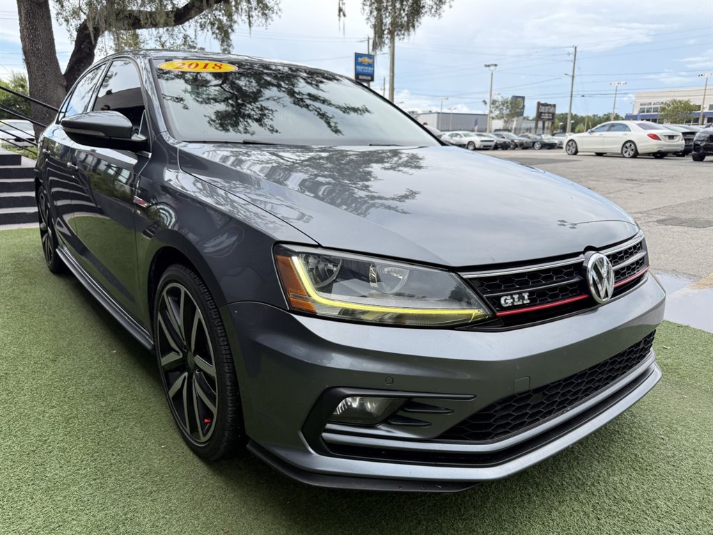 Used 2018 Volkswagen Jetta GLI FWD image 3