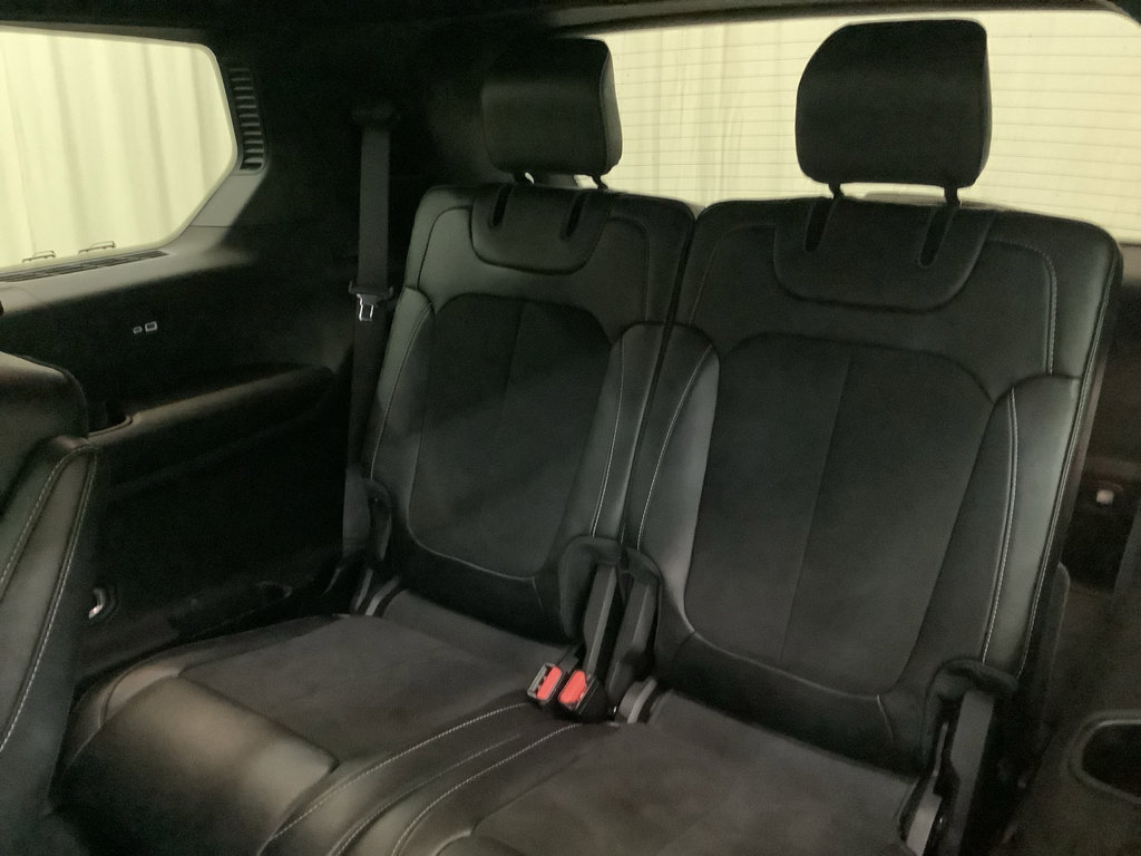 Used 2023 Jeep Grand Cherokee L Laredo AWD/4WD image 24