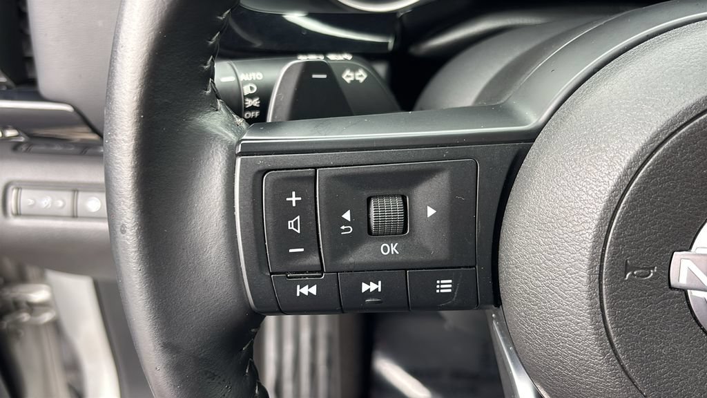 Used 2025 Nissan Pathfinder SV AWD/4WD image 17