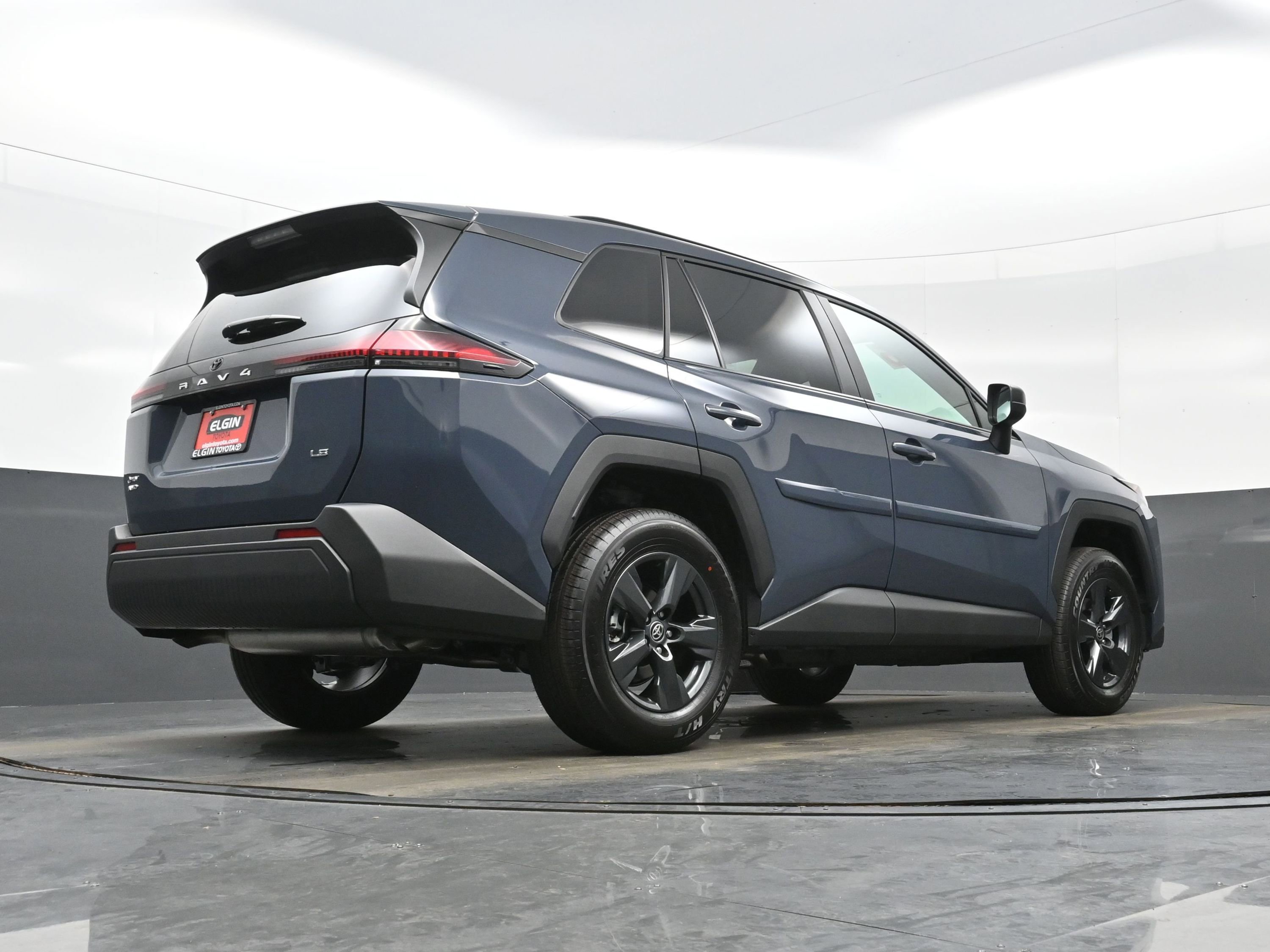 Used 2026 Toyota RAV4 LE AWD/4WD image 32