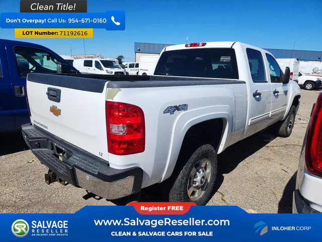 Used 2011 Chevrolet Silverado 2500 LT w/ Interior Plus Package AWD/4WD image 4