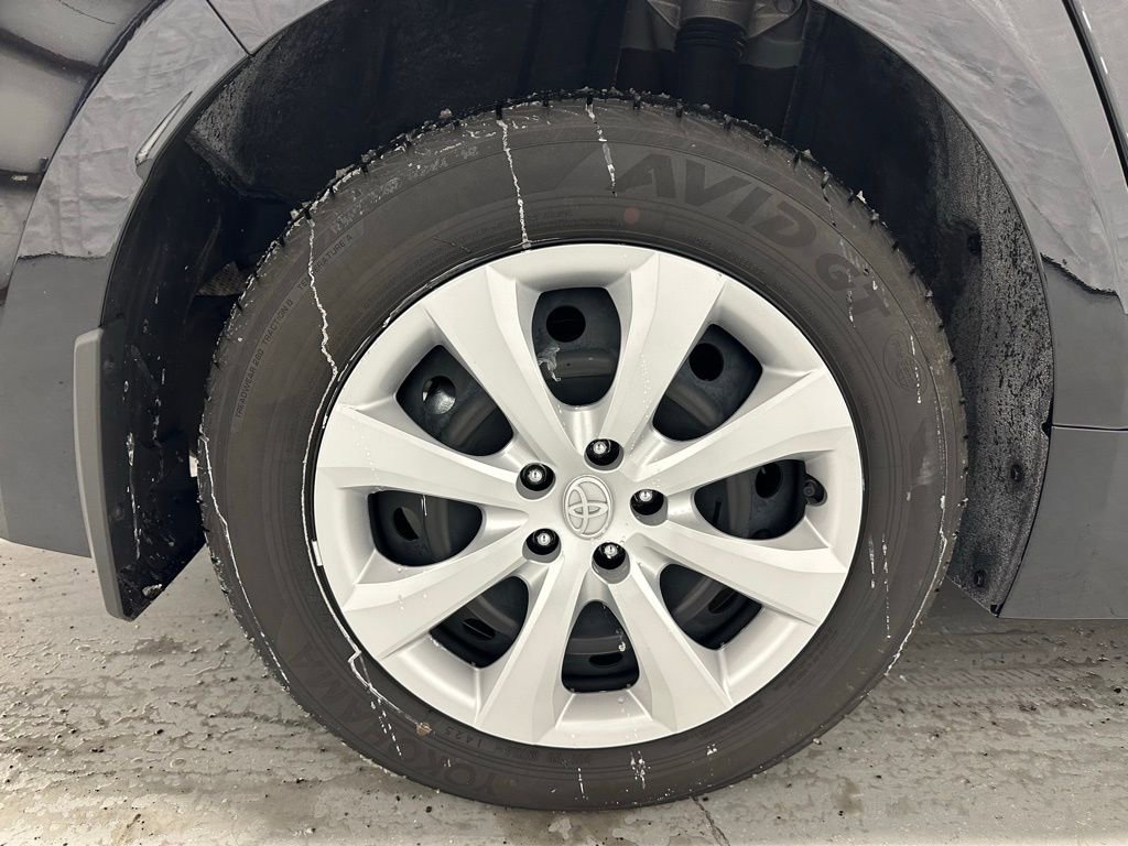 Used 2025 Toyota Corolla LE image 62