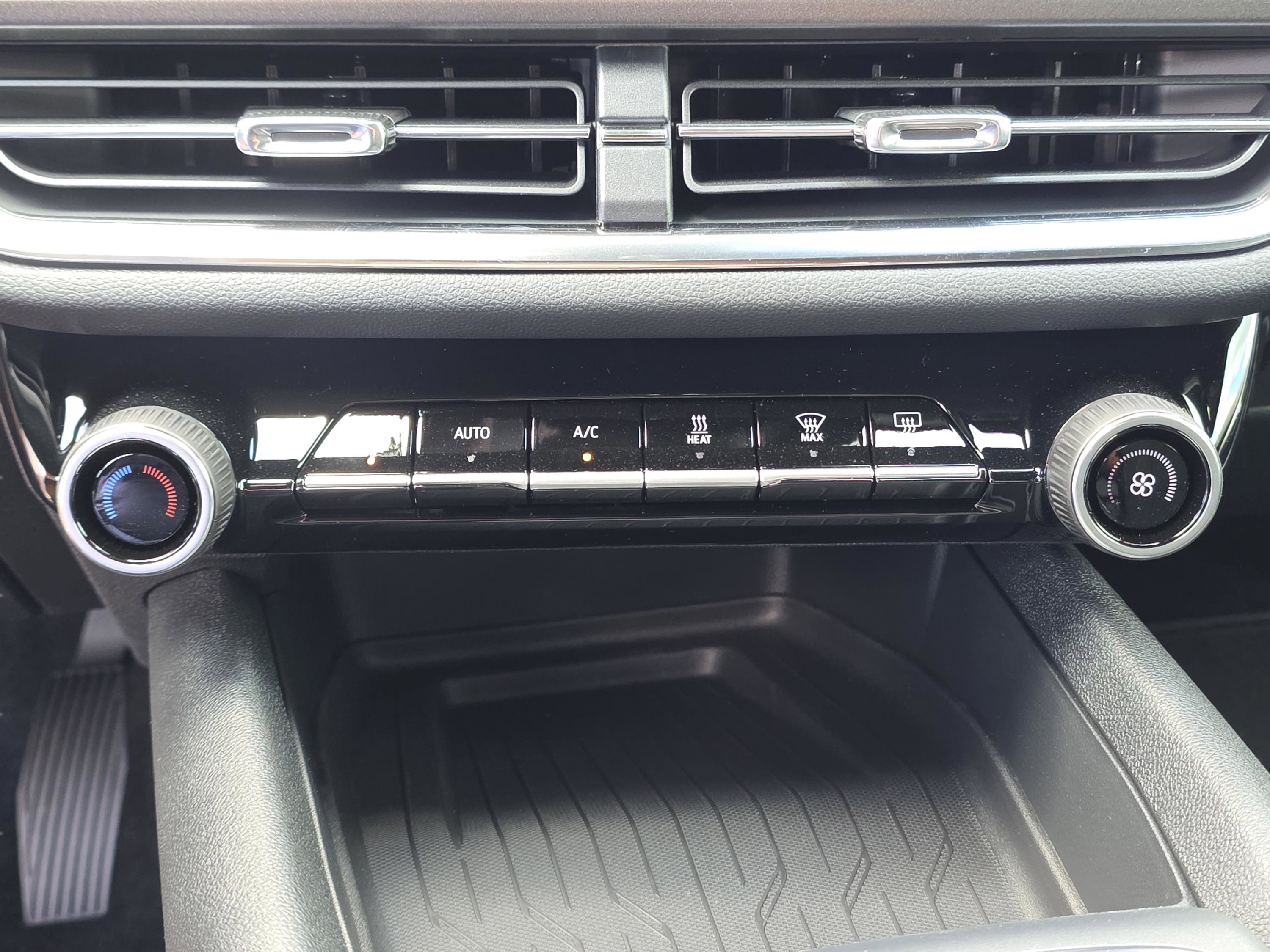 New 2026 Chevrolet Equinox EV LT image 23