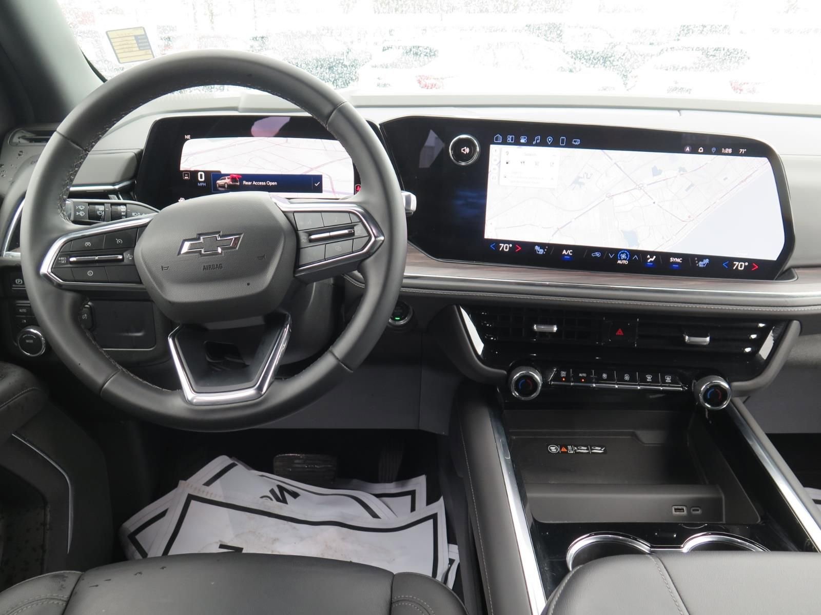 Used 2025 Chevrolet Suburban Z71 image 21