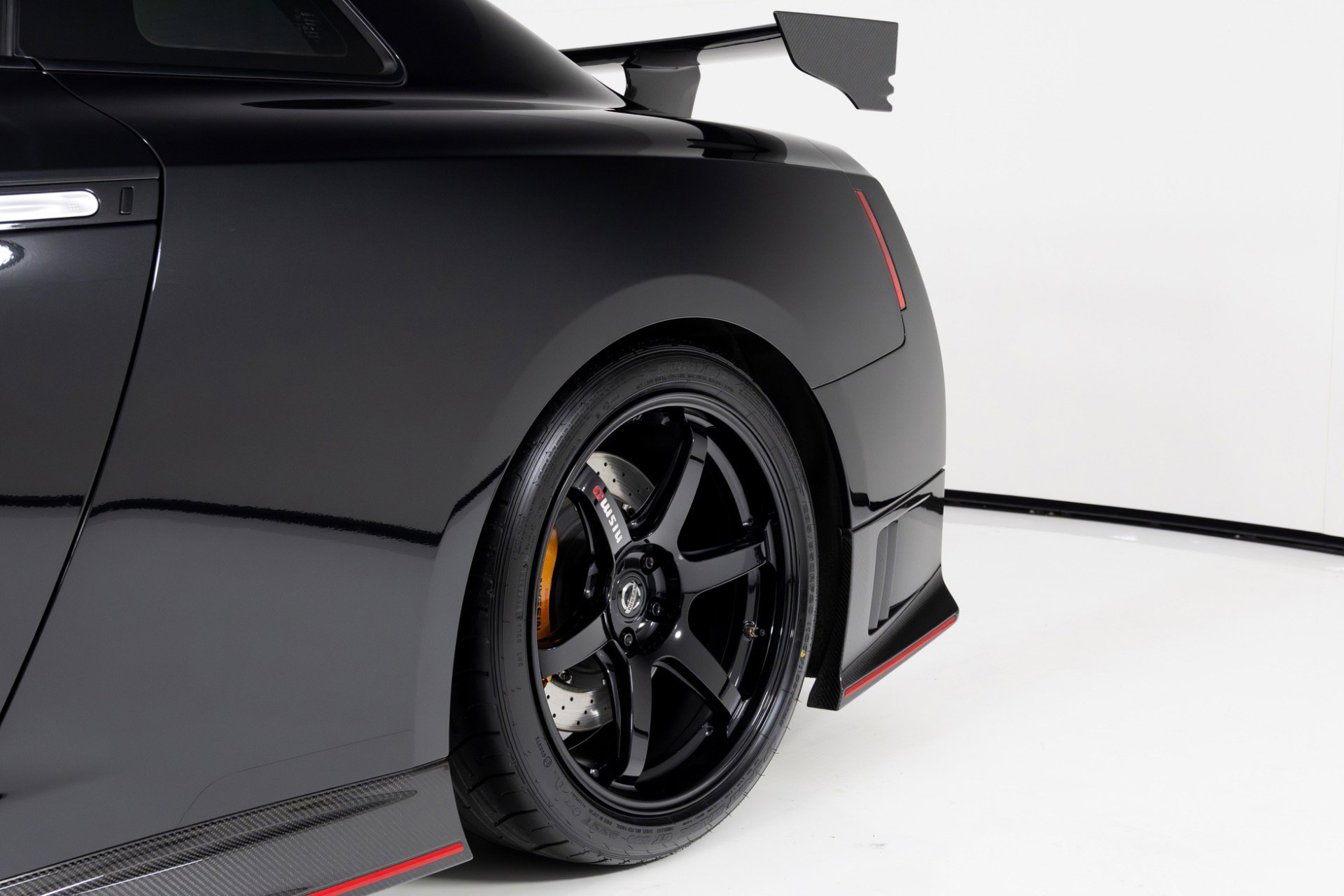 Used 2017 Nissan GT-R NISMO image 48