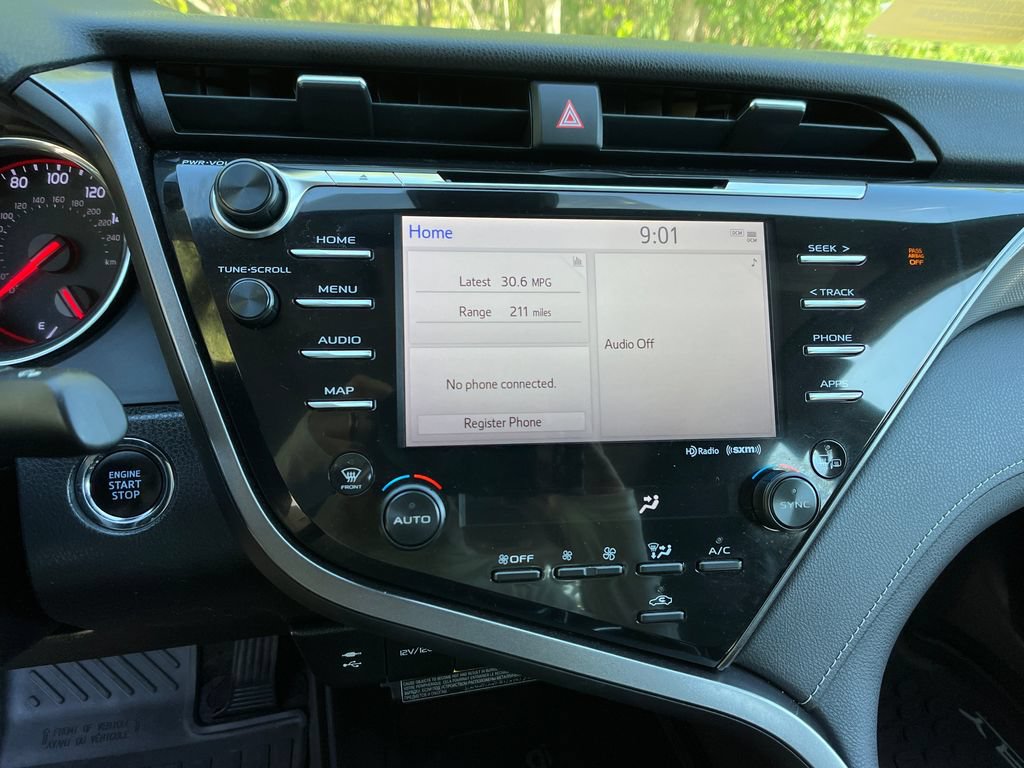 Used 2019 Toyota Camry XSE FWD image 16