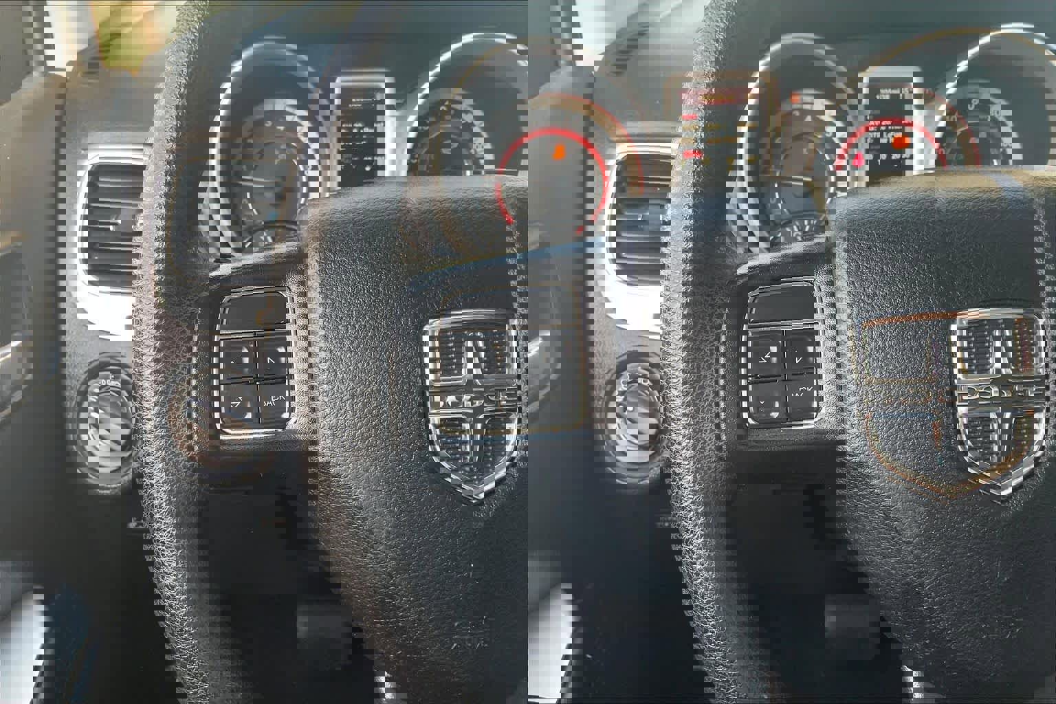 Used 2016 Dodge Journey SE w/ Flexible Seating Group image 24