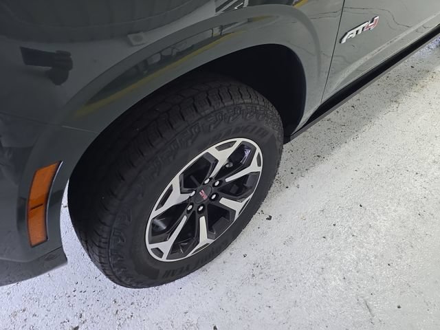New 2026 GMC Yukon XL AT4 Ultimate w/ LPO, Floor Liner Package AWD/4WD image 10
