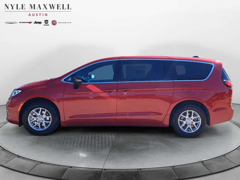 New 2026 Chrysler Pacifica Select image 13