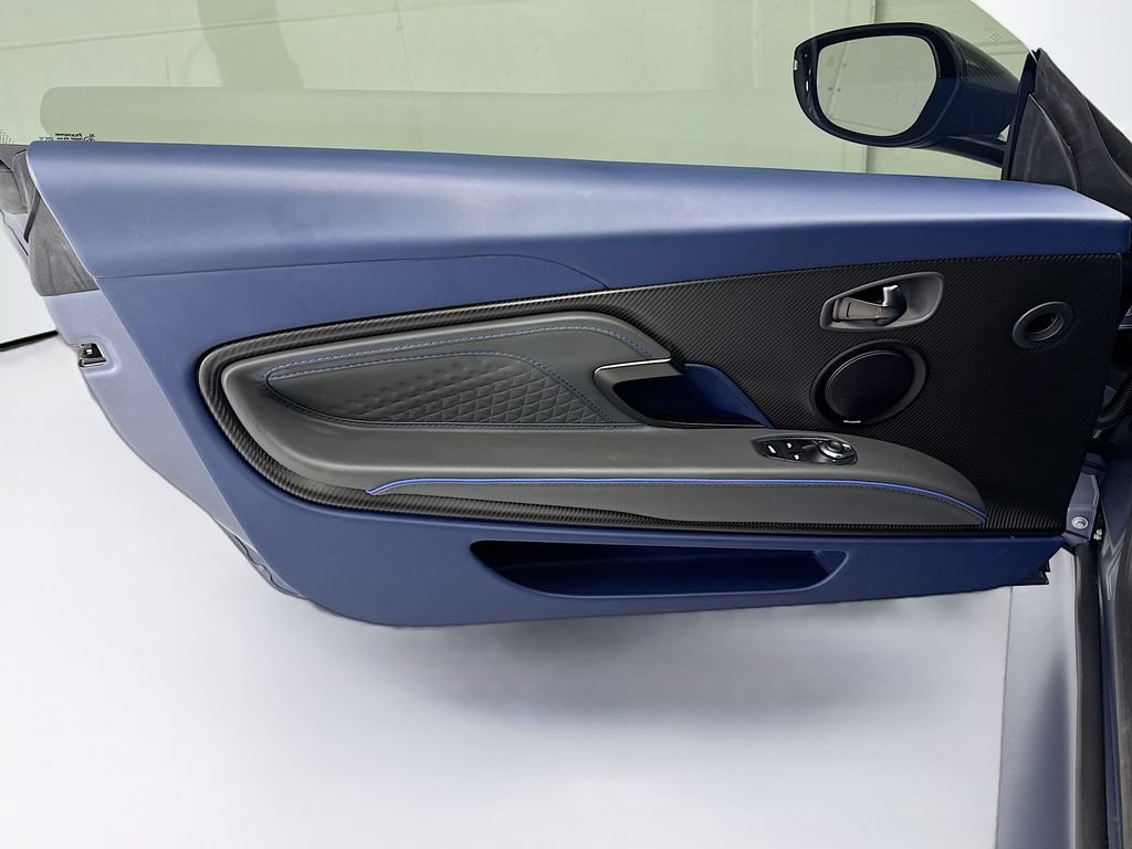 Used 2022 Aston Martin DBS Superleggera RWD image 23