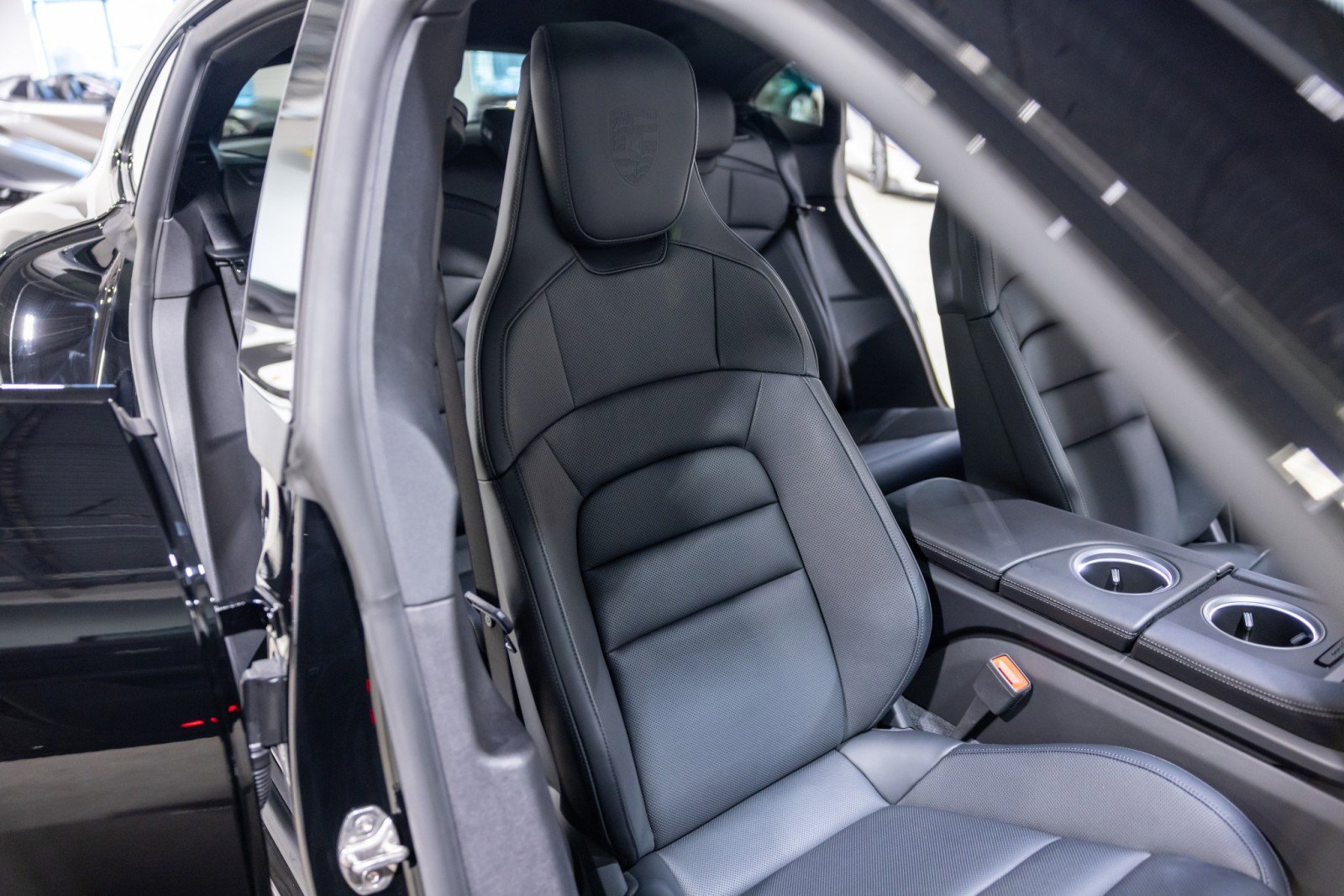 Used 2024 Porsche Taycan 4S image 30