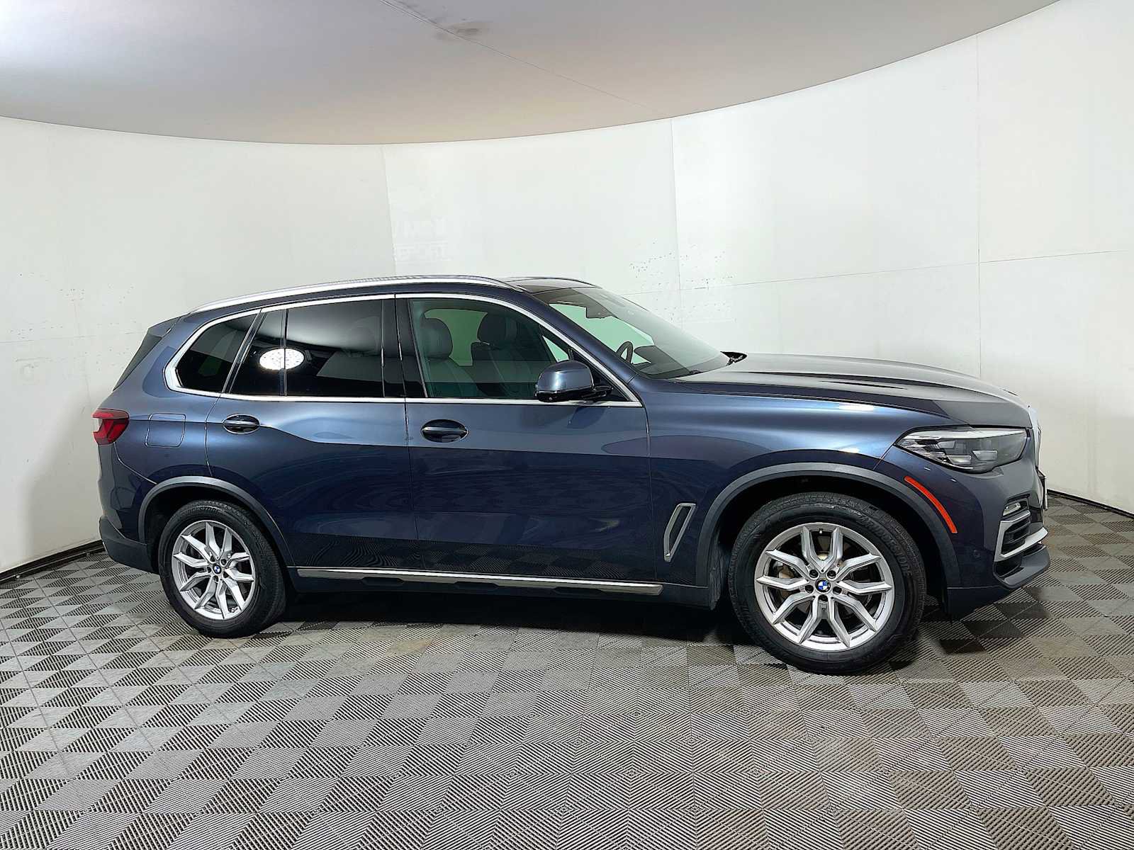 Used 2021 BMW X5 xDrive40i w/ Convenience Package image 13