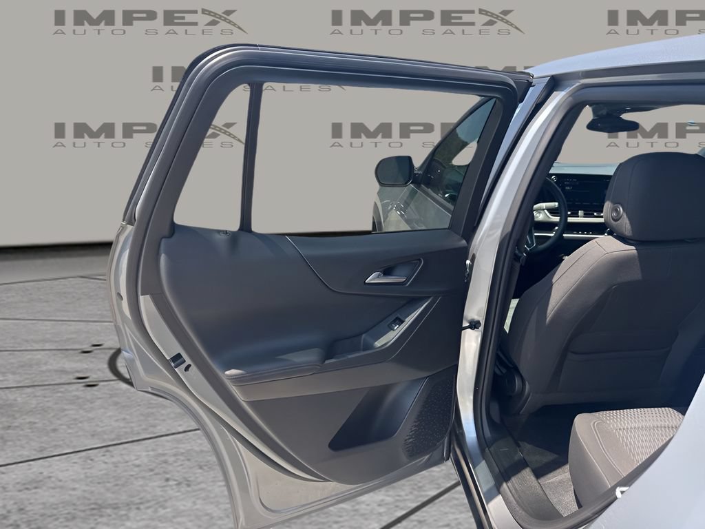 Used 2026 Chevrolet Equinox LT FWD image 27