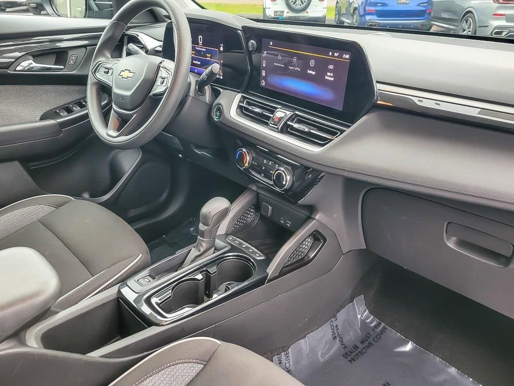 Used 2025 Chevrolet TrailBlazer LT FWD image 22