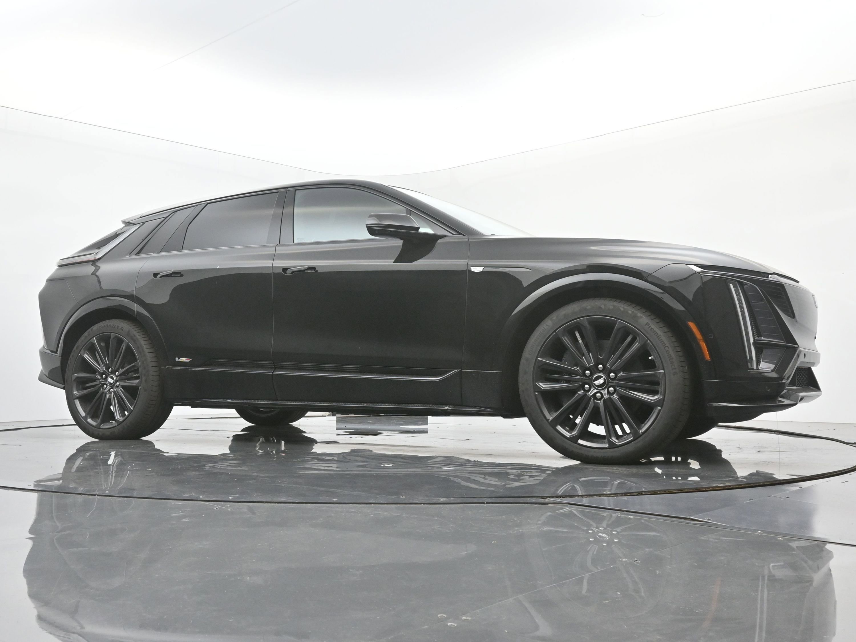 New 2026 Cadillac Lyriq V AWD/4WD image 21
